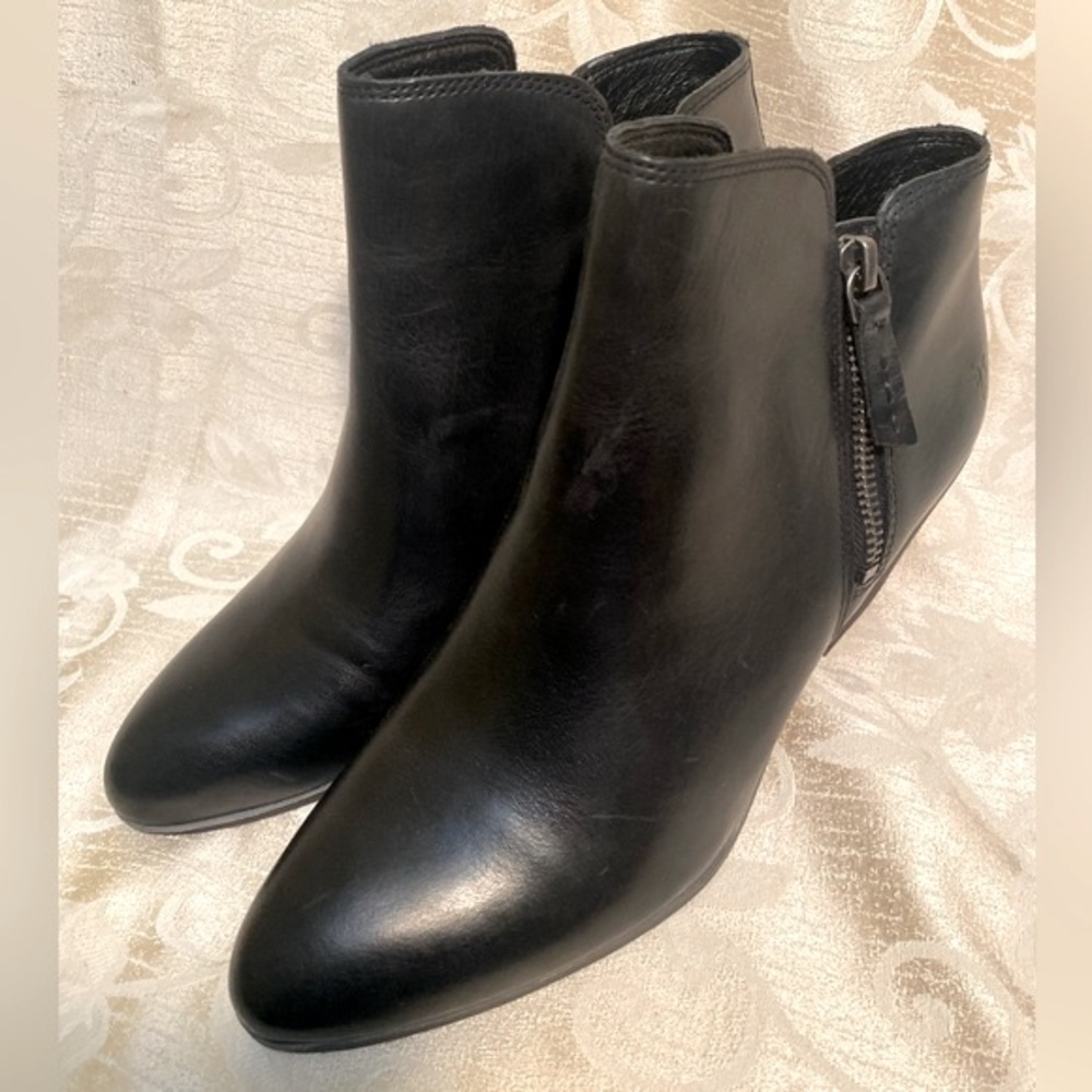 Women’s Frye Judith Double Zip Black Ankle Boots 8